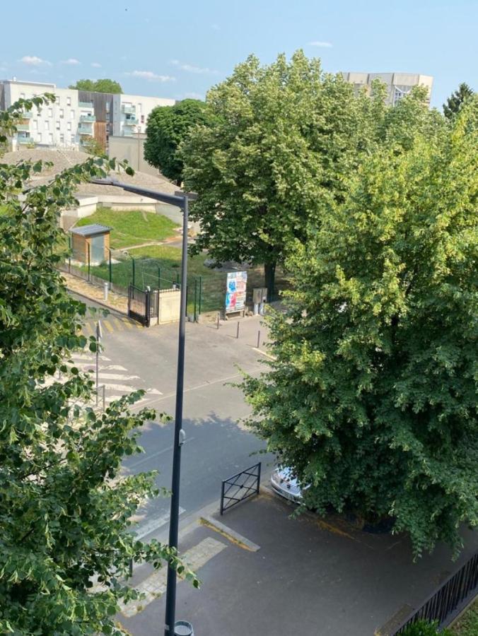 Apartamento Jardins De La Noue Villeneuve-la-Garenne Exterior foto